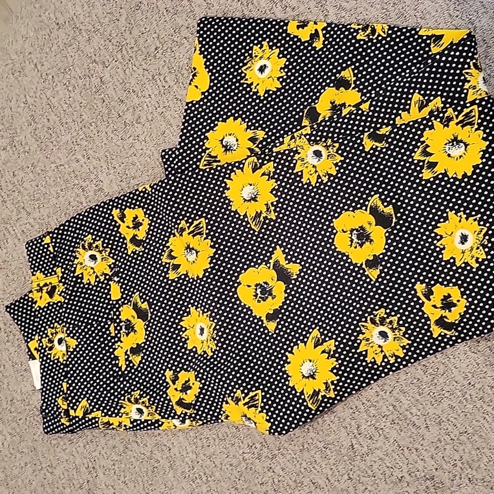 Banana Republic Dress Capris sz 6
